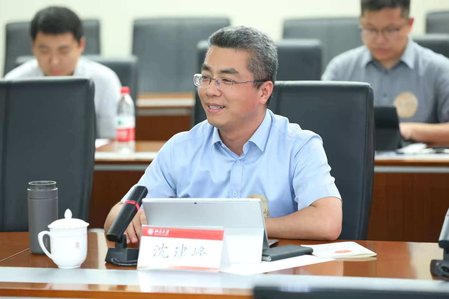 专访中央财经大学教授沈建峰：要给8400万灵活就业者系好社保安全带 