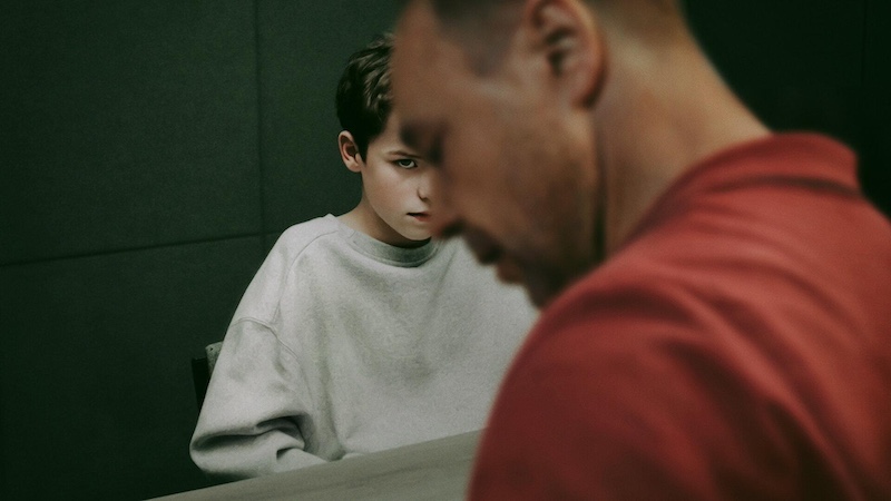 英剧《混沌少年时》，一镜到底呈现父母的终极噩梦