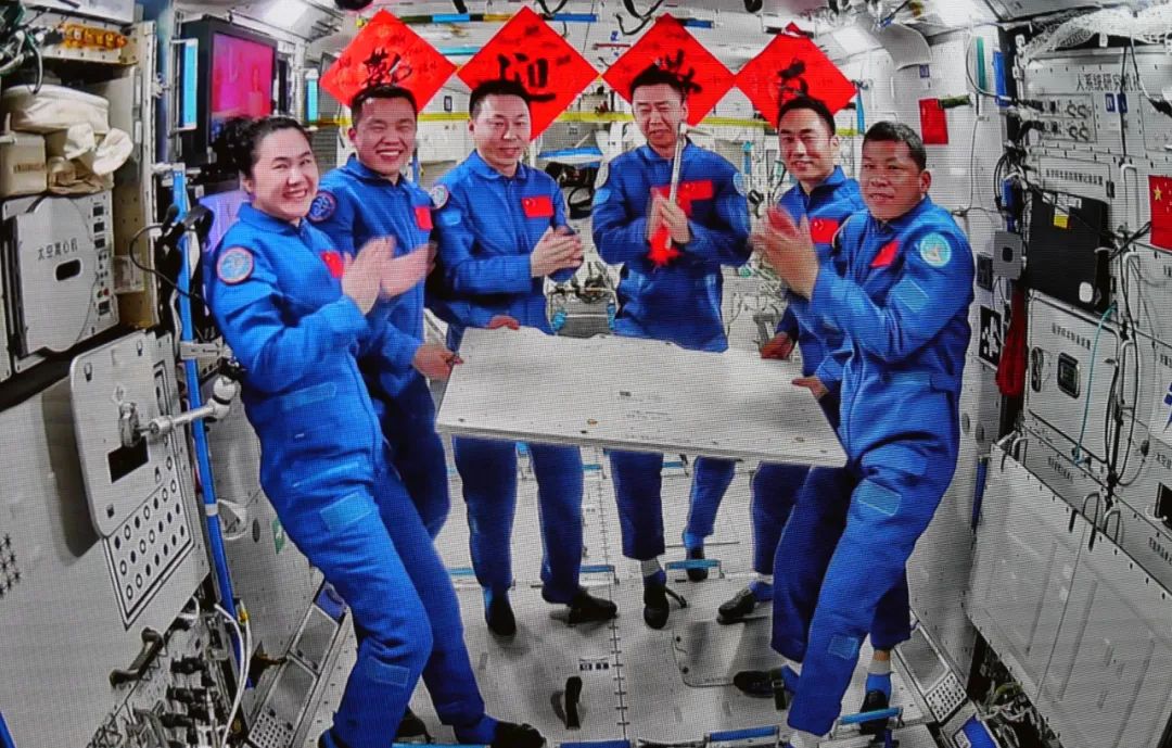 “太空交接”完成 神舟十九号乘组将于4月29日返回地球