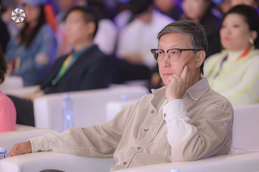对话导演刘伟强：拍电影从来都是困难的，所以要坚持丨新消费家 