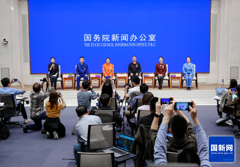 电网“全科医生”吴嘉楠： 24小时值守高原超高压变电站，保障优质清洁电能送到千家万户 