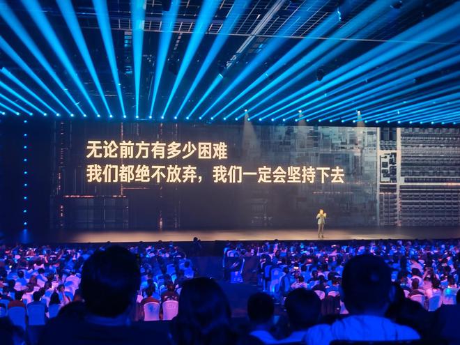 小米YU7正式发布！剑指特斯拉Model Y等热门车型