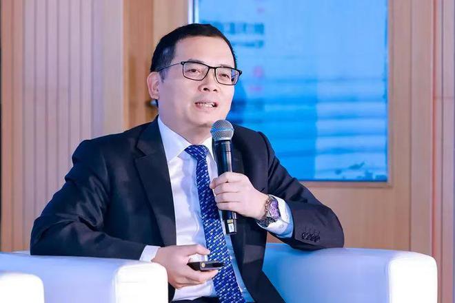 陆挺：不担心未来一两个月但要特别关注下半年经济增速