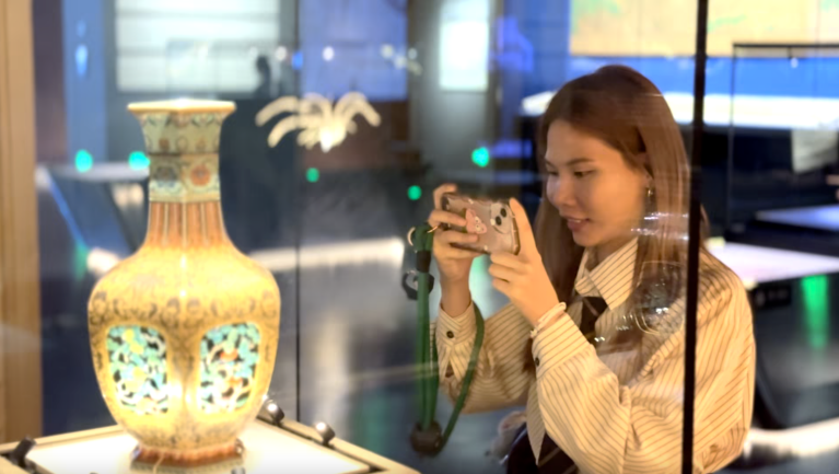 “洋学生”中国说｜印尼留学生打卡北京大运河博物馆：“科技让博物馆体验更沉浸”