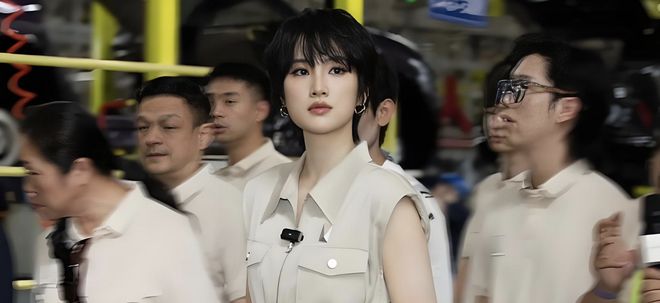 朱华荣同框姚安娜，阿维塔缘何加码借力华为二公主