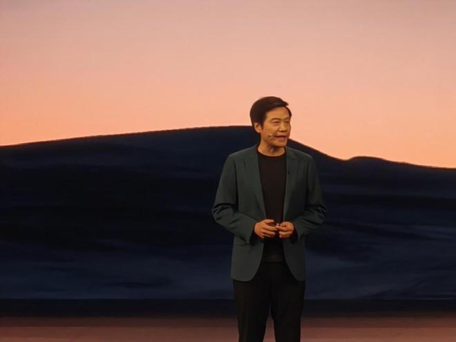 玄戒O1×2000亿：雷军给中国科技的献礼！