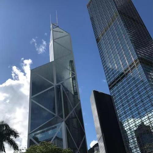 荀玉根：丑小鸭跳出了白天鹅的舞姿——十年回望银行股